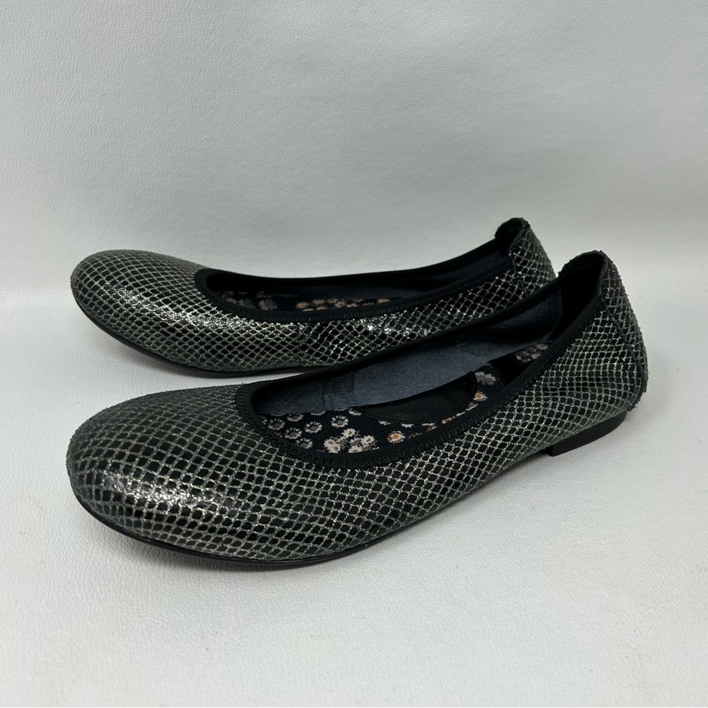 Born Glittery Metallic Snakeskin Leather Round-Toe Comfort Loafer Flats, Women 8